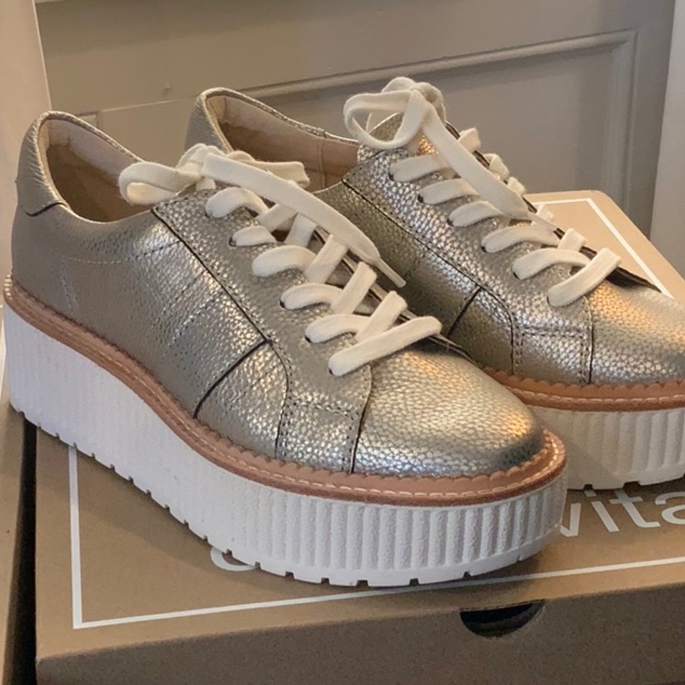Dolce vita Tiger light gold tennis shoe